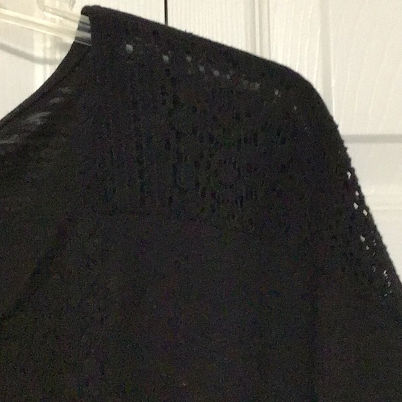 Bundle of 2 Tops with Lace - Picture 5 of 5